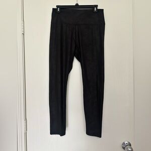 Simply Vera Vera Wang Black Yoga Athleisure Leggings